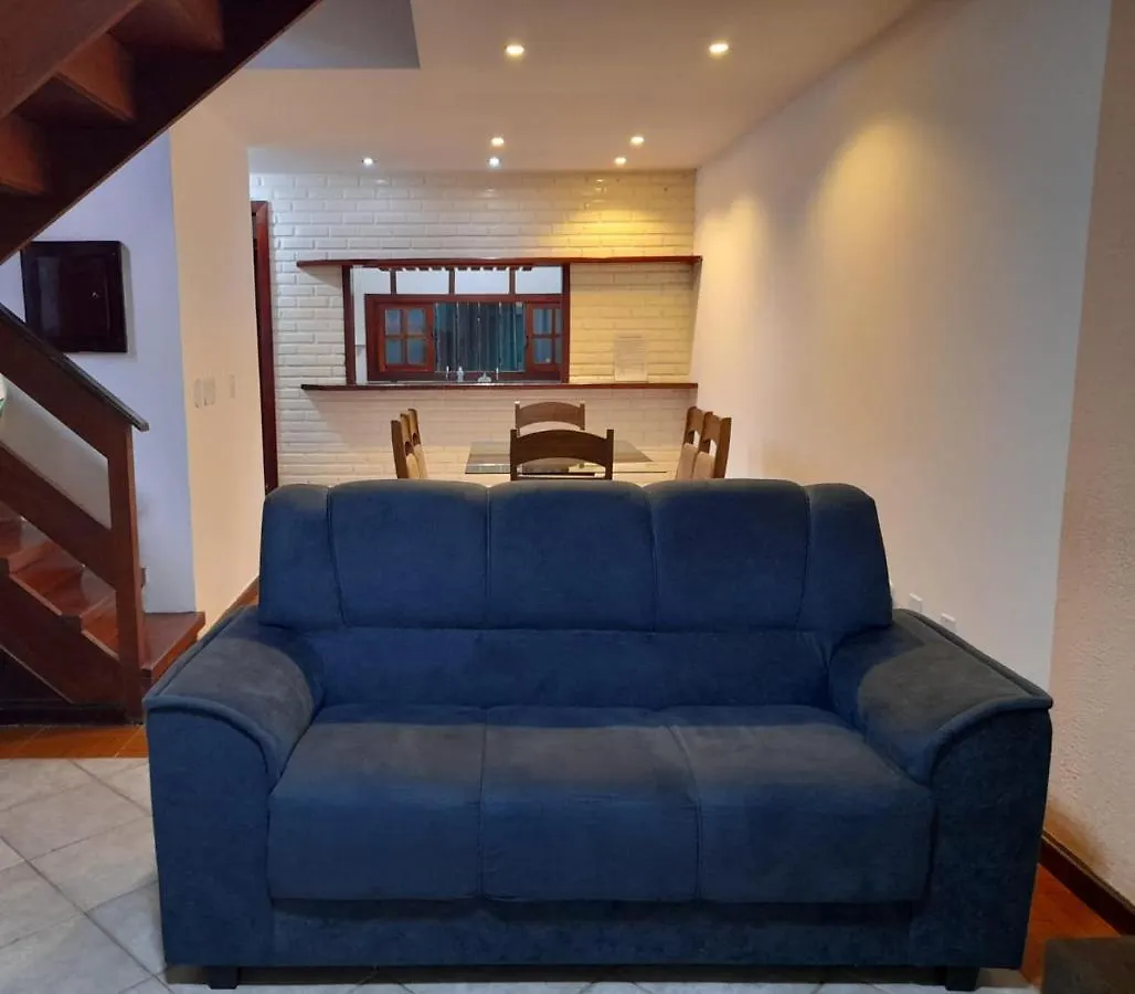 Casa inteira a poucos passos da praia do Peró. Cabo Frio